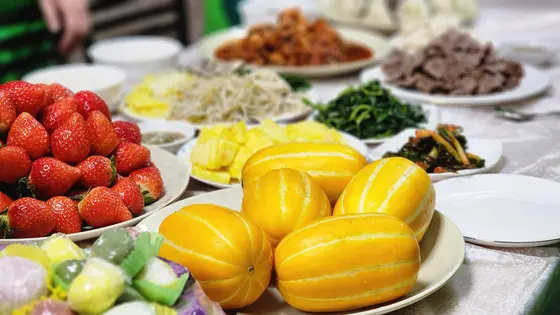 연회 음식 테이블