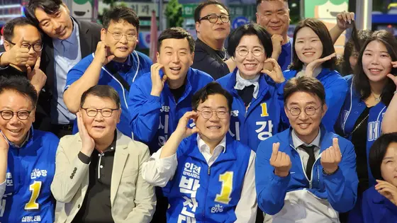 함께 웃는 사람들